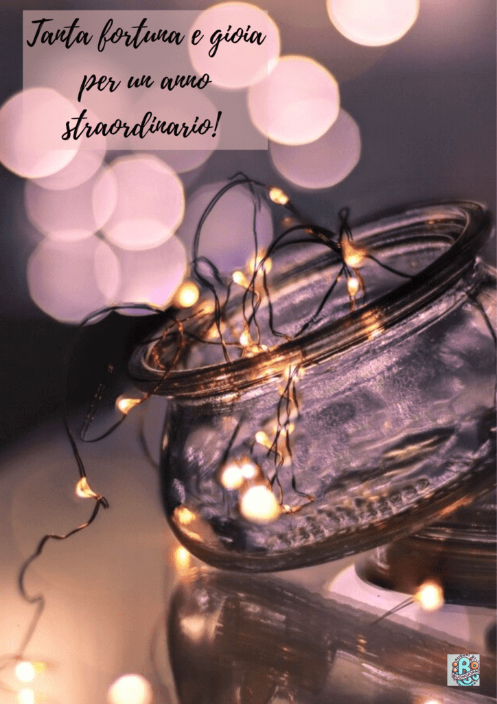 anta-fortuna-e-gioia-per-un-anno-straordinario!-Un-barattolo-con-luci-decorative-che-simbolizza-un-nuovo-inizio-luminosa-per-il-Buon-Anno.