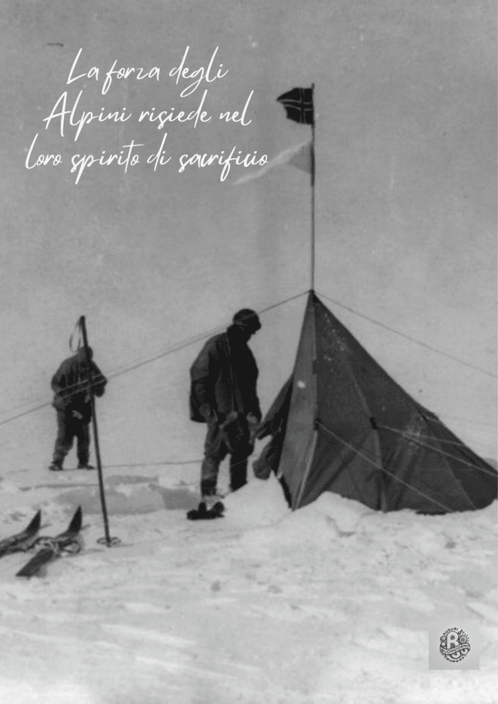 Alpini-sulla-cima-di-una-montagna-durante-la-Giornata-Nazionale-del-Sacrificio-degli-Alpini-con-il-testo-La-forza-degli-Alpini-risiede-nel-loro-spirito-di-sacrificio